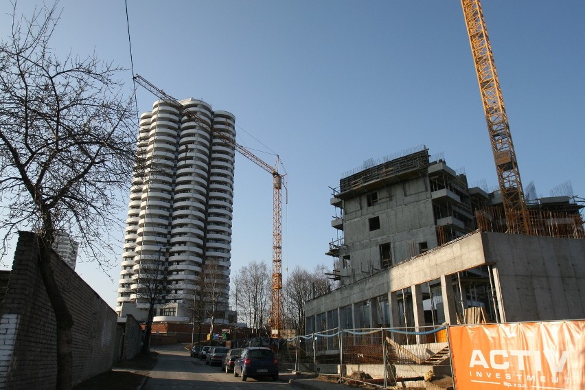 Pierwsza wieża na osiedlu Tysiąclecia w Katowicach pnie się w górę