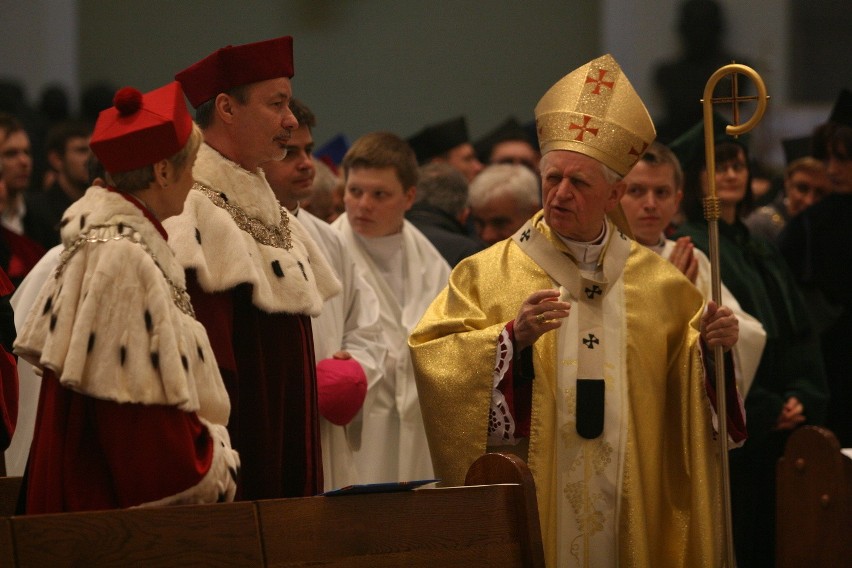 Abp Damian Zimoń odchodzi na emeryturę [ZDJĘCIA]