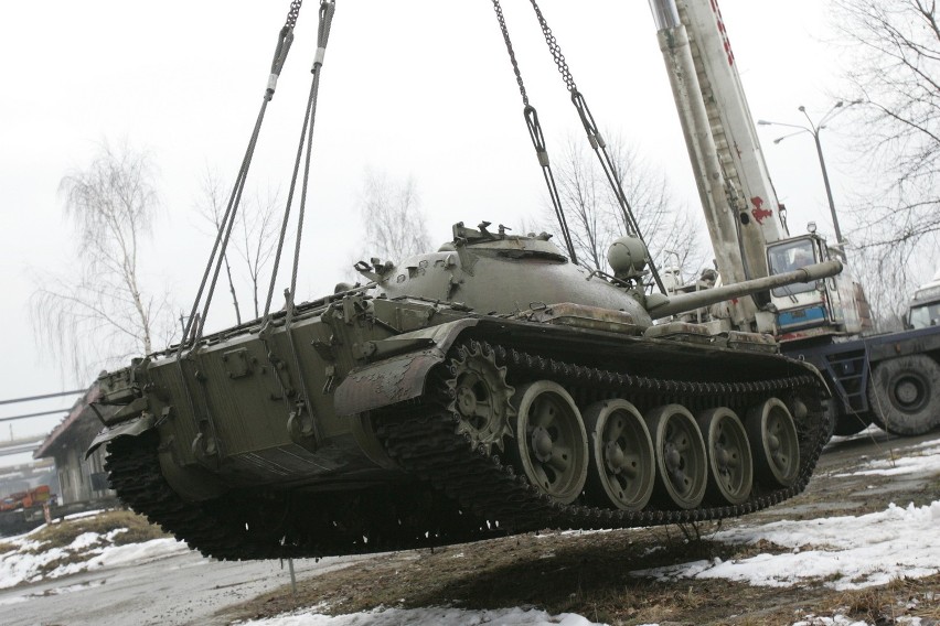 Czołgi w Dąbrowie Górniczej! Będą atrakcją Parku Militarno-Historycznego &quot;Reduta&quot; [ZDJĘCIA, WIDEO]