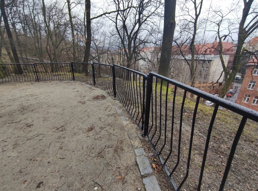 Punkt widokowy w Parku Sobieskiego w Wałbrzychu w nowej oprawie. Jak Wam się podoba?