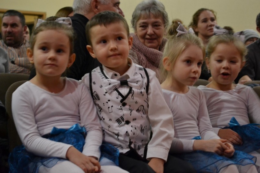 Człuchów. „Co nam w duszy gra” - koncert zimowy maluszków z przedszkola muzycznego „Piano” 