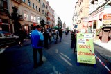 Nielegalne reklamy plagą centrum Katowic. W Łodzi dają radę