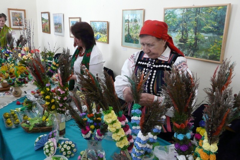Świąteczny kiermasz palm i pisanek wielkanocnych w tomaszowskim muzeum (zdjęcia)