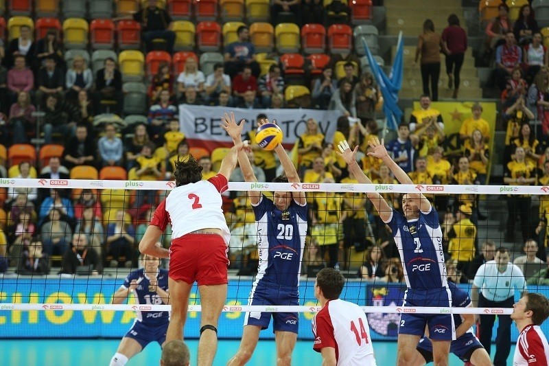 Skra Bełchatów - Reprezentacja Polski: Mecz na rzecz głodujących dzieci [ZDJĘCIA]