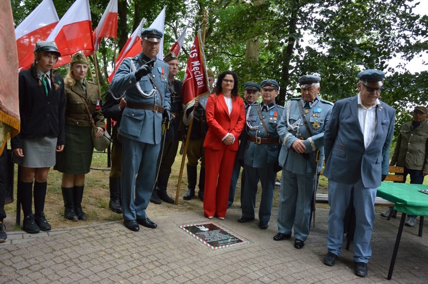 Podpisanie i wmurowanie aktu erekcyjnego pod budowę pomnika Józefa Piłsudskiego