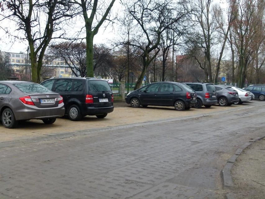 Nowe parking i przychodnia przy zduńskowolskim szpitalu