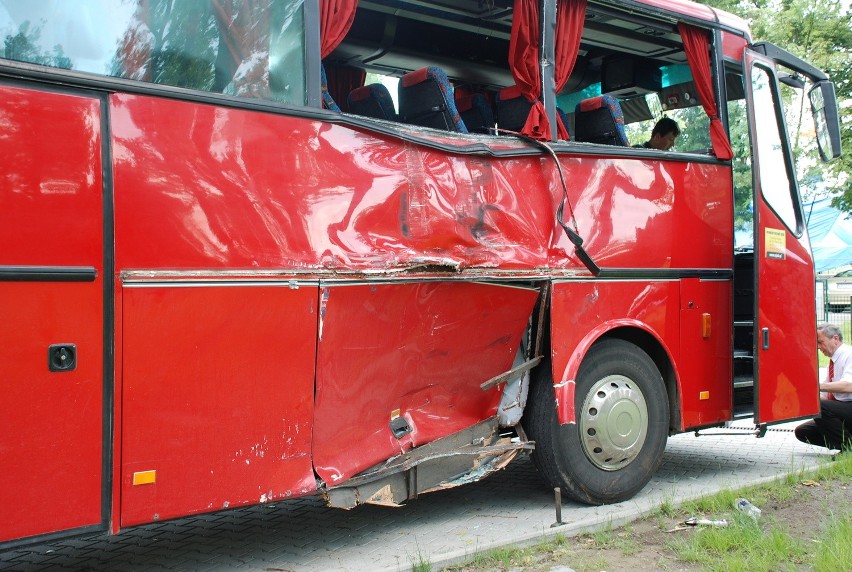 Autobus biorący udział w wypadku