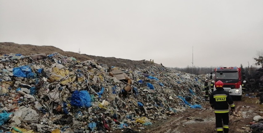 Ponownie zapłonęło składowisko wysypiska śmieci na ulicy Marantowskiej w Koninie