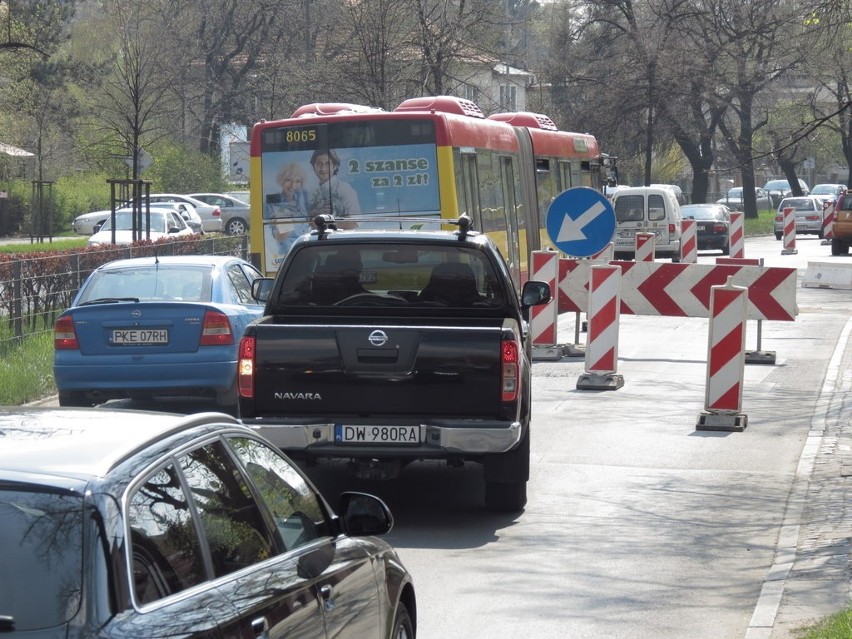 Ruszył remont Kochanowskiego. Są utrudnienia (ZDJĘCIA)