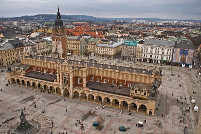 Radni dorzucają do budżetu poprawki warte już prawie 300 mln zł