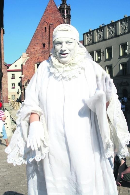 Biała Dama po tekście w GK postanowiła wrócić na Rynek Główny