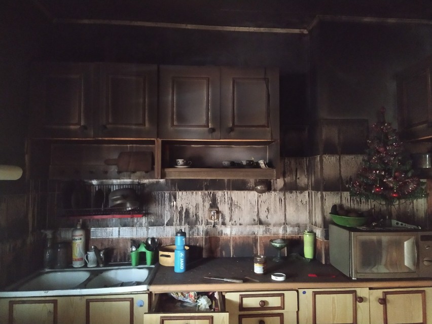 Pilnie potrzebna pomoc dla rodziny z Brzeźnicy! W niedzielę ogień strawił ich dom