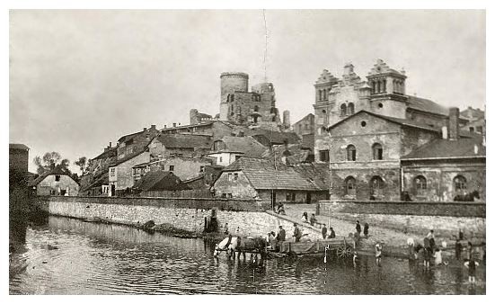 Będzin. Rok około 1809, widok na Zamek oraz Synagogę podpaloną przez hitlerowców a następnie rozebraną.