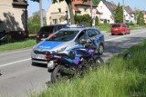 Wypadek na ul. Prószkowskiej w Opolu. Motocykl zderzył się z samochodem osobowym