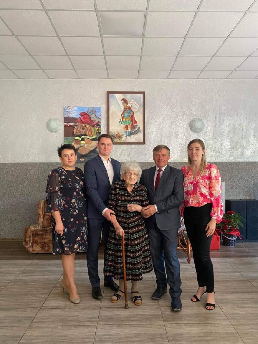 Pani Stefania Knapik z Koziegłów Rosochacza skończyła 100 lat 