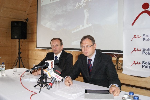 Posłowie Solidarnej Polski - Edward Siarka i Arkadiusz Mularczyk chcą wyjaśnień w sprawie PKL