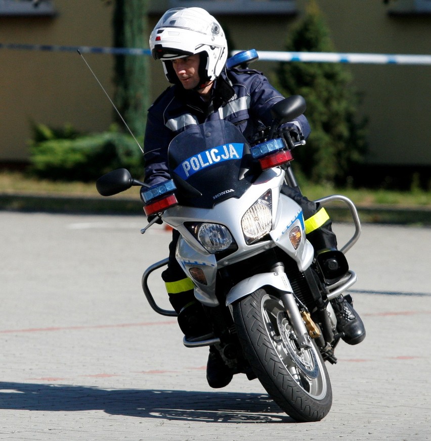 Najlepsi policjanci drogówki 2012 woj. śląskiego na motocyklach [ZDJĘCIA]