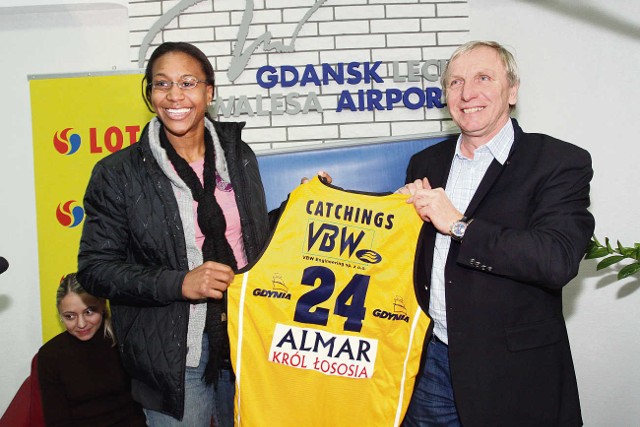 Tamika Catchings i prezes gdyńskiego klubu Mieczysław Krawczyk