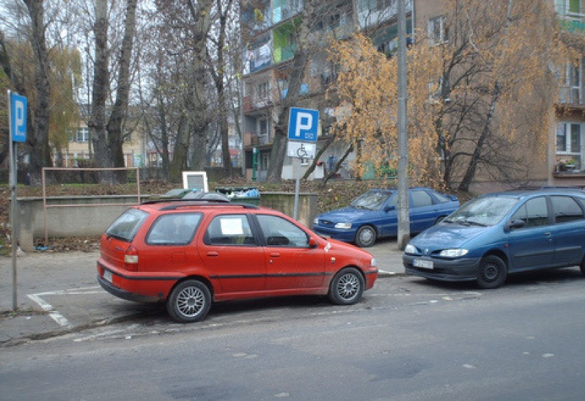 Parkowanie w miejscach przeznaczonych dla niepełnosprawnych...
