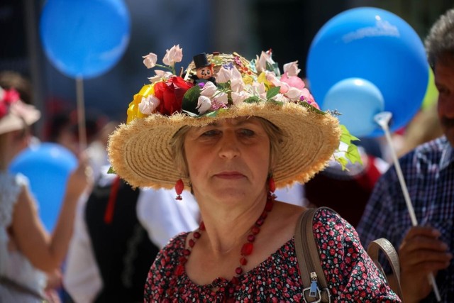 10 czerwca w Bydgoszczy rozpoczęliśmy Senioradę, czyli tydzień międzypokoleniowy. Wydarzenie tradycyjnie zainaugurował Przemarsz Kapeluszowy, którego uczestnicy wyruszyli z Placu Praw Kobiet.