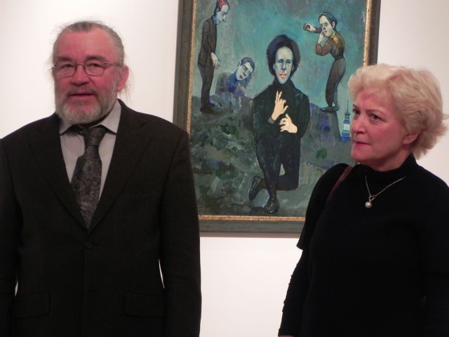 Franciszek Maśluszczak z żoną Barbarą podczas wernisażu w ostrowieckim BWA.