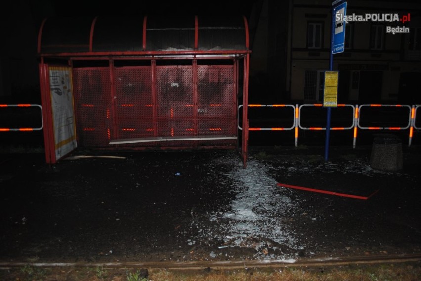 Będzin: Wandale zniszczyli przystanek tramwajowy na Alei Kołłątaja