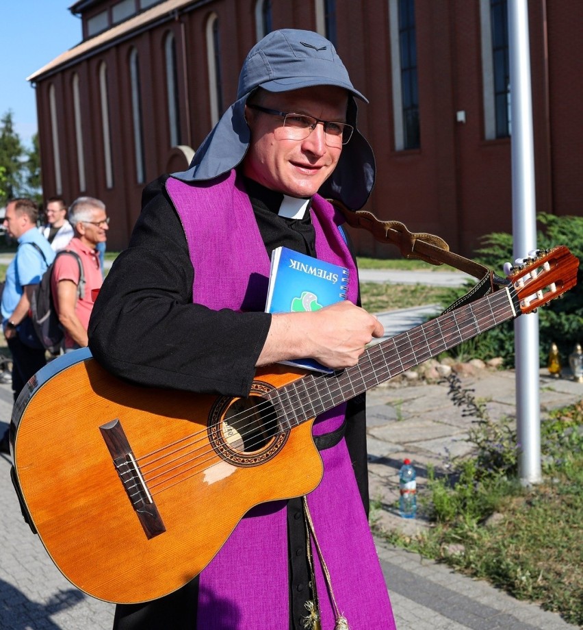 Szczecińska Piesza Pielgrzymka na Jasną Górę wyruszyła! To najdłuższa pielgrzymka w Polsce [ZDJĘCIA]