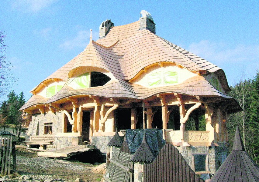 Miękkie, faliste dachy - to charakteryzuje projekty Pitonia