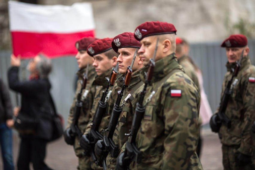 AMW zarządza m.in. nieruchomościami należącymi do wojska i...