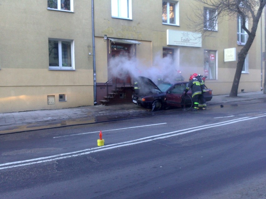 Na ul. Narutowicza zapalił się samochód (ZDJĘCIA)
