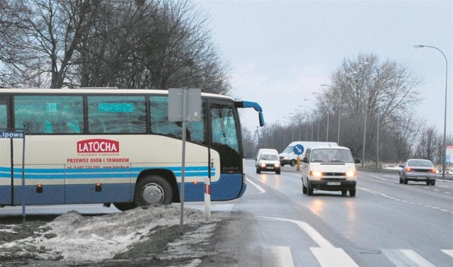 Po drodze krajowej nr 91, na jej pomorskim odcinku, jeździ wiele autobusów