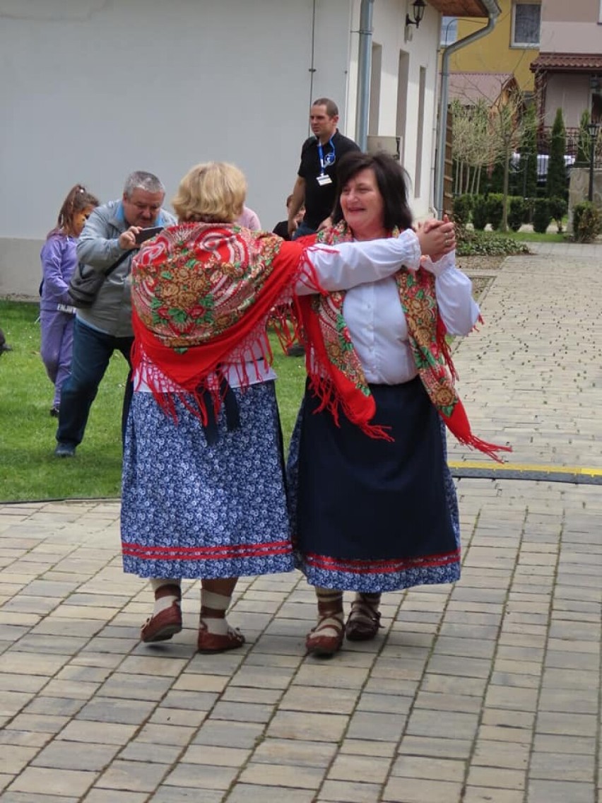 Muszyna. Tłumy na tradycyjnym jarmarku. Gościem specjalnym imprezy byli Lachersi [ZDJĘCIA]