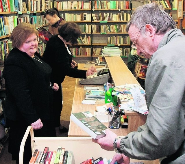 - Zamknięcie naszej biblioteki nie ucieszy czytelników - uważa kierownik Elżbieta Dumańska