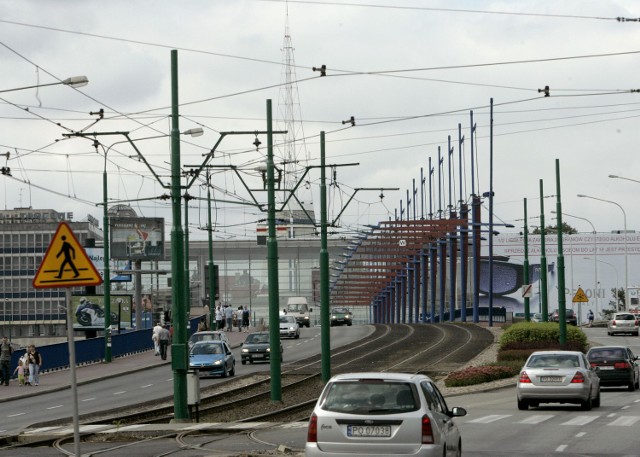 Mieszkańcy zabiegają o utworzenie linii, która jechałaby z Górczyna, skręcała w prawo na most Dworcowy i dalej jechała ul. Królowej Jadwigi