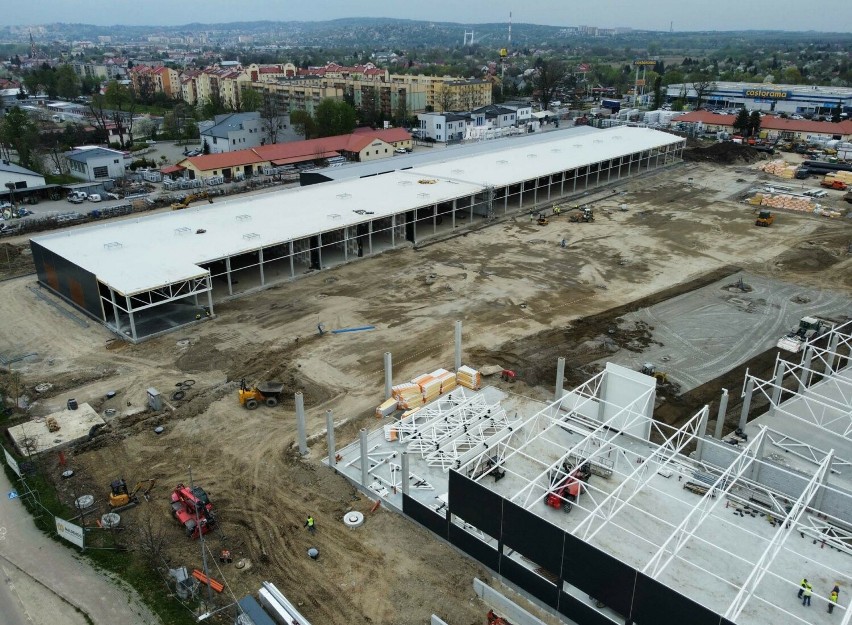 Park Handlowy S1 w Przemyślu: Niemiecka firma Saller tworzy nowe centrum handlowe w miejscu byłego Tesco [ZDJĘCIA]