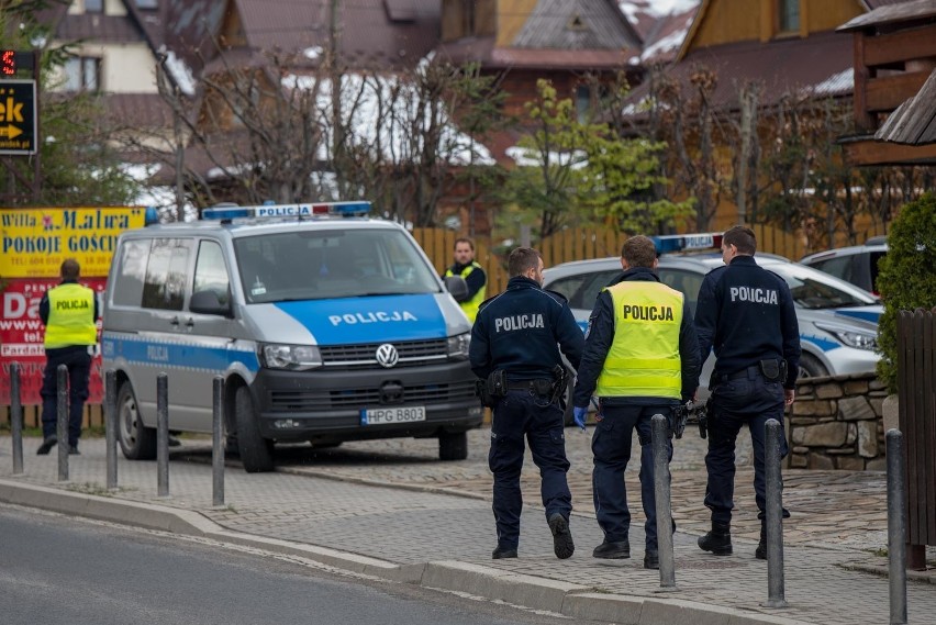 Zakopane. Awantura w Żabce. Wysłali po agresora trzy radiowozy [ZDJĘCIA]