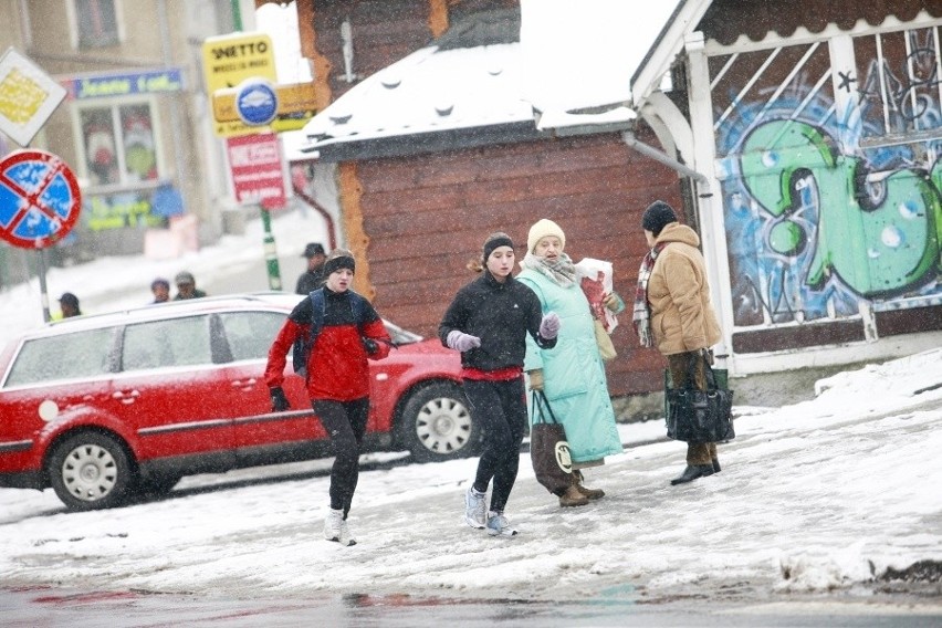 Pierwszy śnieg na Dolnym Śląsku (ZDJĘCIA)