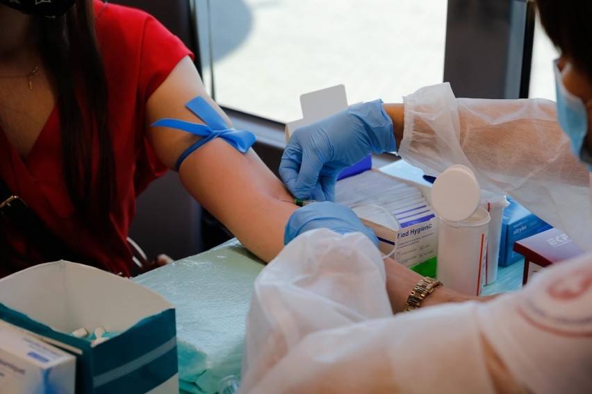 Regionalne Centrum Krwiodawstwa i Krwiolecznictwa w Lublinie apeluje o pilne oddawanie krwi. Bo zapasy już się kończą