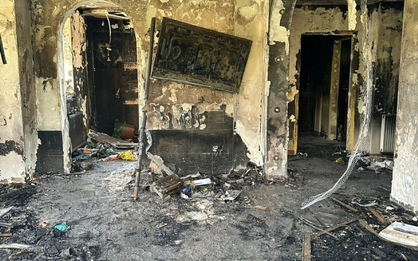 Tak wyglądało wnętrze spalonego domu po pożarze. Ogień...