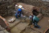 Oświęcim: archeolodzy odkryli groby małych dzieci