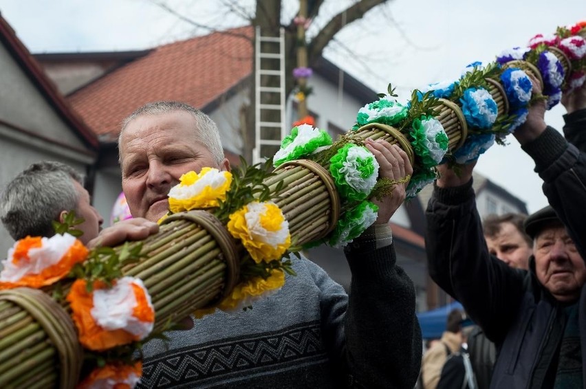 Niedziela palmowa: najwyższa palma w Lipnicy miała 36 metrów! [ZDJĘCIA, VIDEO]