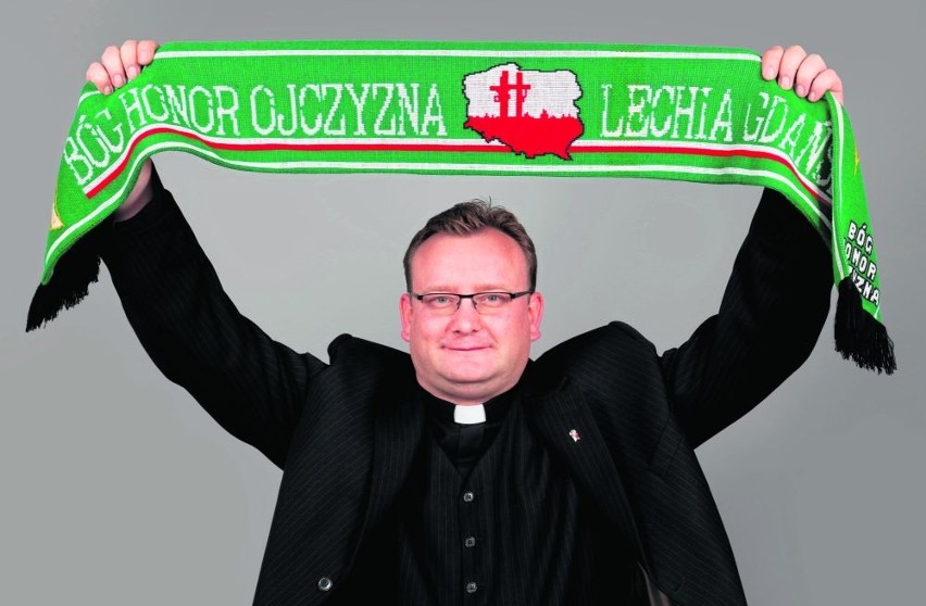 Ksiądz Jarosław Wąsowicz po raz pierwszy poszedł na stadion...