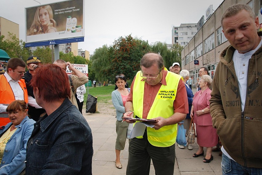 Handlarze znów pokonali urzędników. Kolejna bitwa z pudlarzami w Łodzi (ZDJĘCIA)