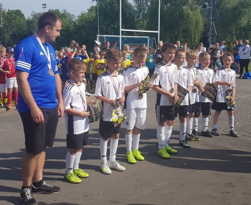 Podium żaków Akademii Piłkarskiej Oleśnica na Parasol Cup