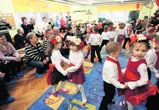 W Dniu Dziadka w przedszkolach odbywają się uroczystości
