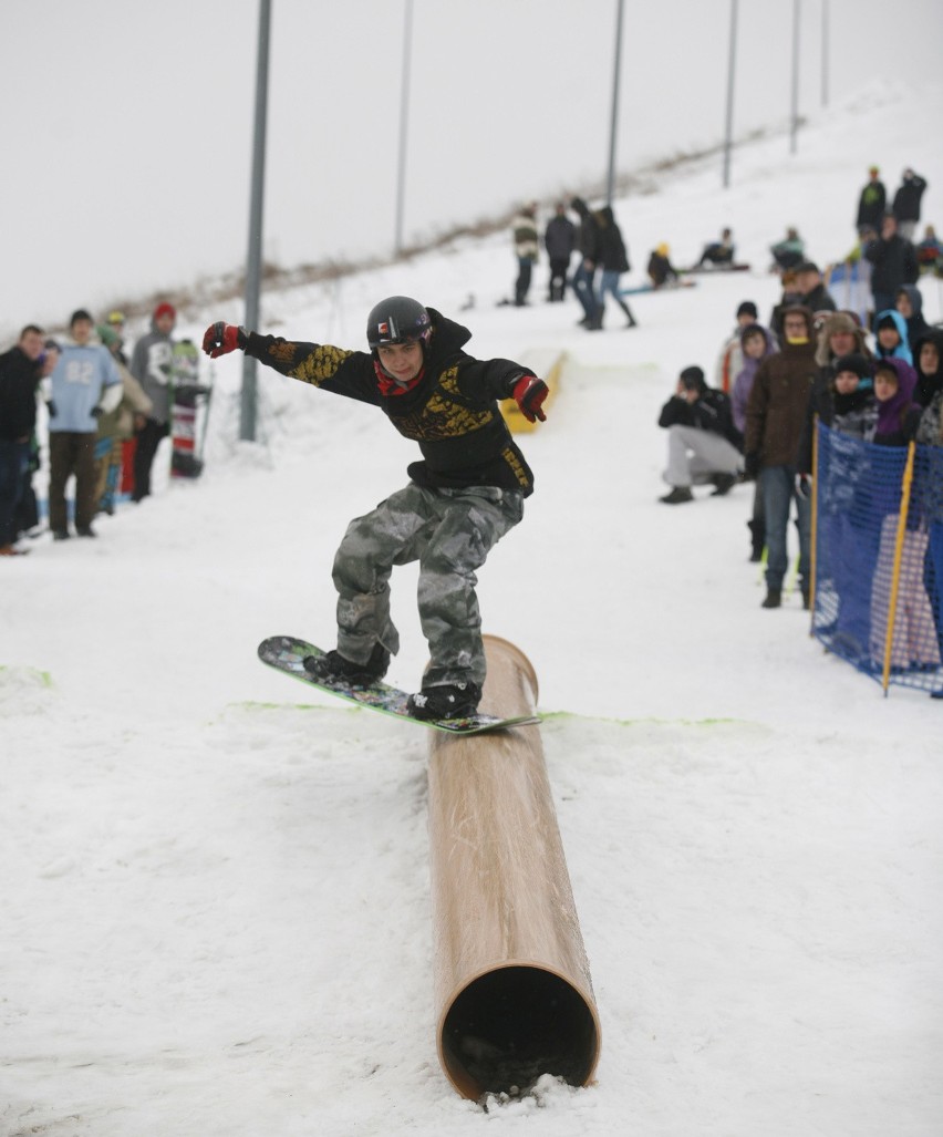 Rzutem na taśmę przed wiosną - zawody snowboardowe w Sosnowcu [ZDJĘCIA]