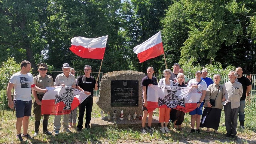 Uczestnicy rajdu rowerowego z Elbląga do Tulic uczcili pamięć Zdzisława Badochy