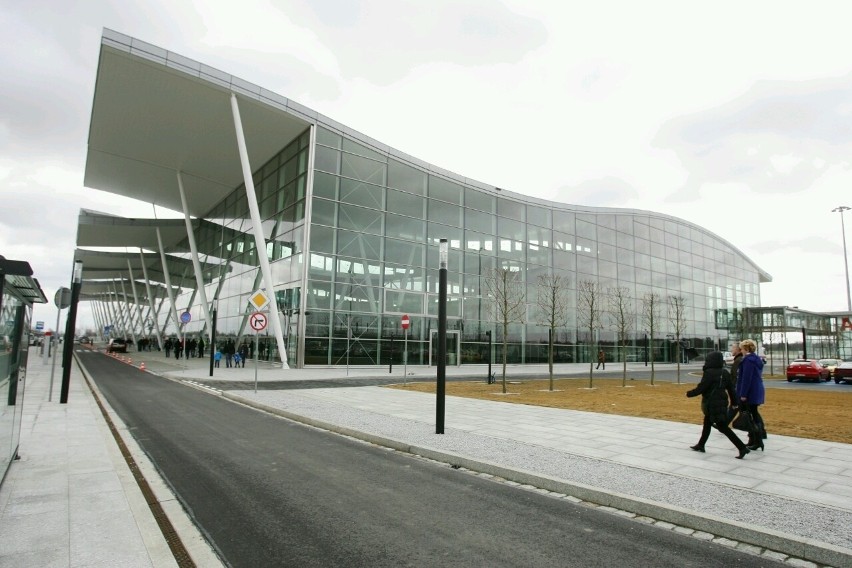 Wrocław: Nowy terminal lotniska (GALERIA)