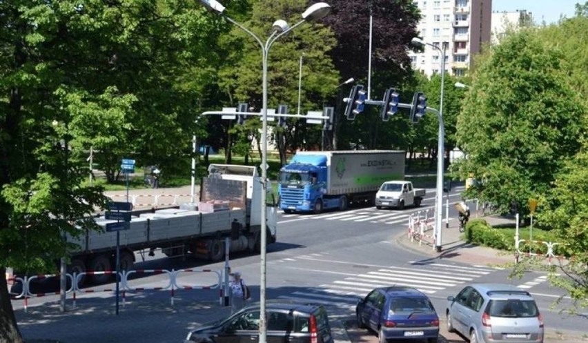 Obecnie DK 78 biegnie dokładnie przez centrum Zawiercia