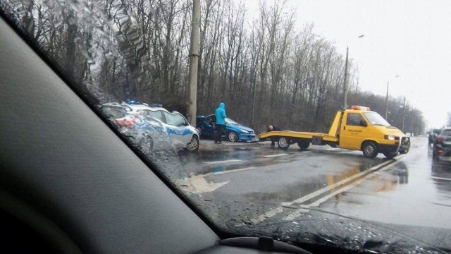 Wypadek w Świętochłowicach na ulicy Bytomskiej. Pięć osób trafiło do szpitala